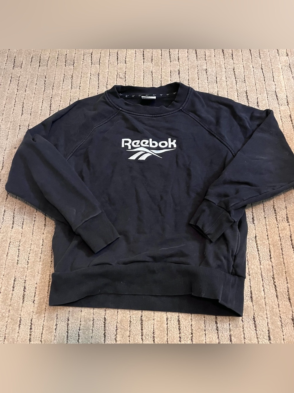 Reebok Women’s Black Logo Crewneck Sweater Vintage